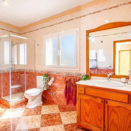 Flora - Plusholidays Calpe