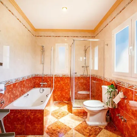 Flora - Plusholidays