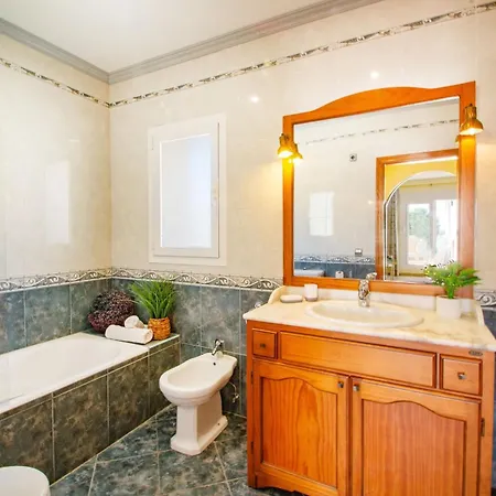 Villa Flora - Plusholidays