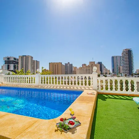 Flora - Plusholidays Calpe