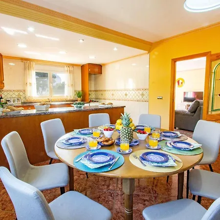 Flora - Plusholidays