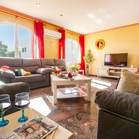 Flora - Plusholidays Calpe