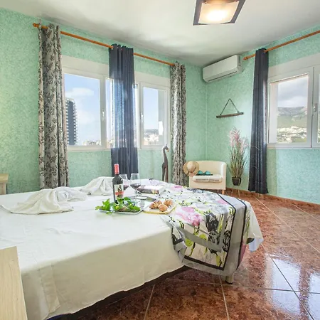 Flora - Plusholidays Villa