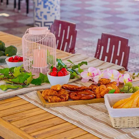 Flora - Plusholidays Villa