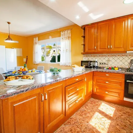 Flora - Plusholidays Villa