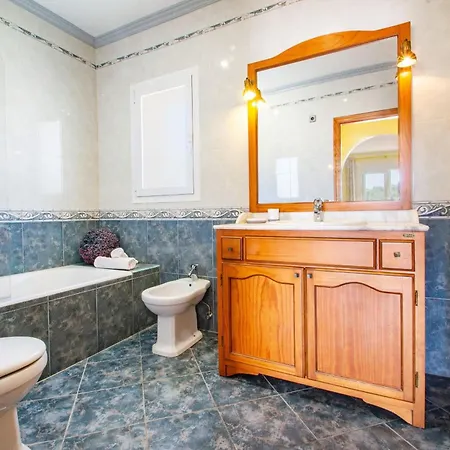 Flora - Plusholidays Calpe