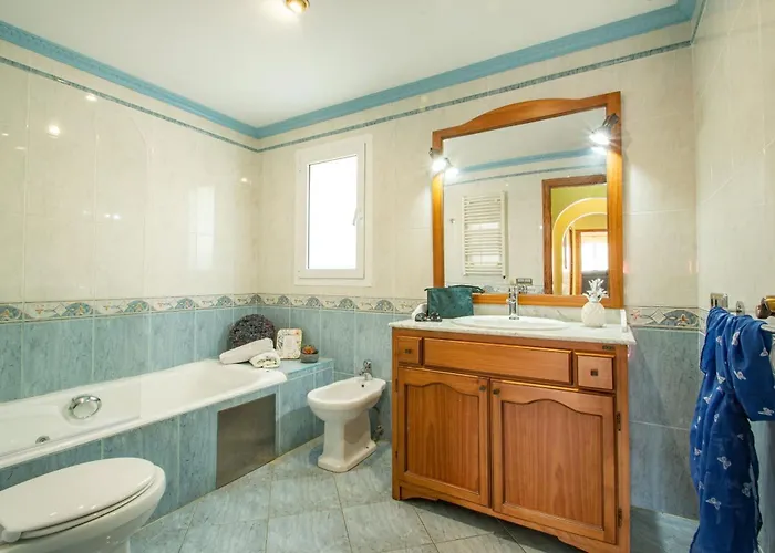 Flora - Plusholidays Villa *