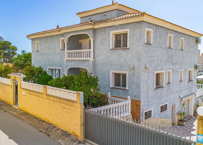 Flora - Plusholidays Calpe