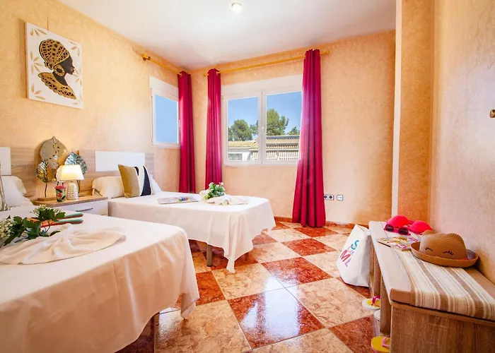 Flora - Plusholidays Villa