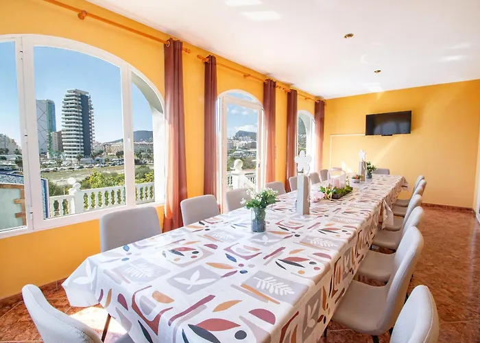 Flora - Plusholidays Villa Calpe