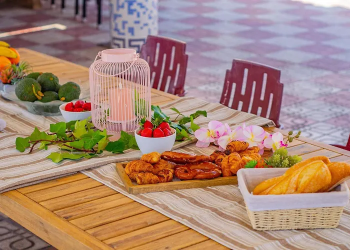 Flora - Plusholidays Villa