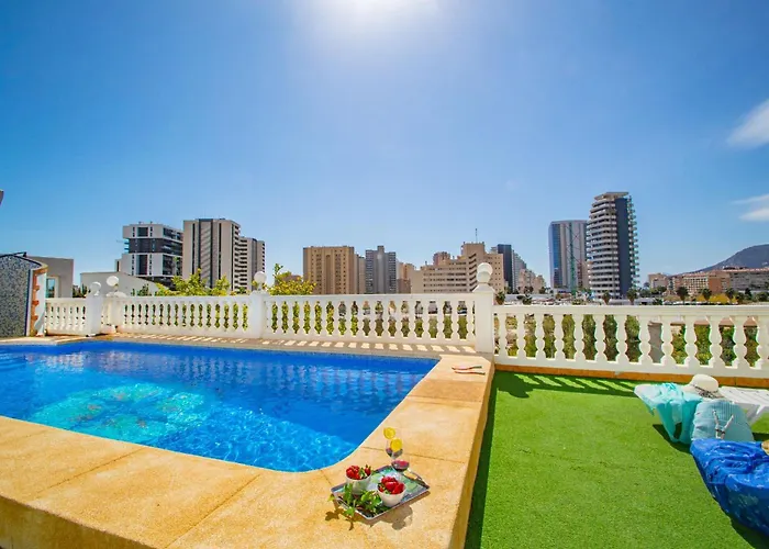 Flora - Plusholidays Calpe