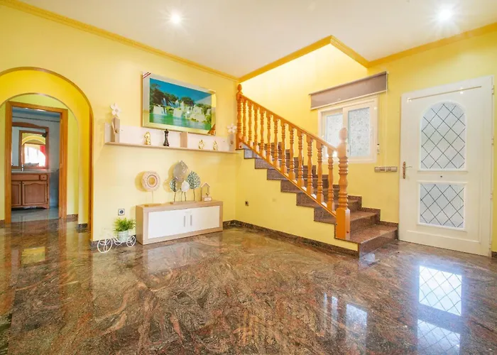 Flora - Plusholidays