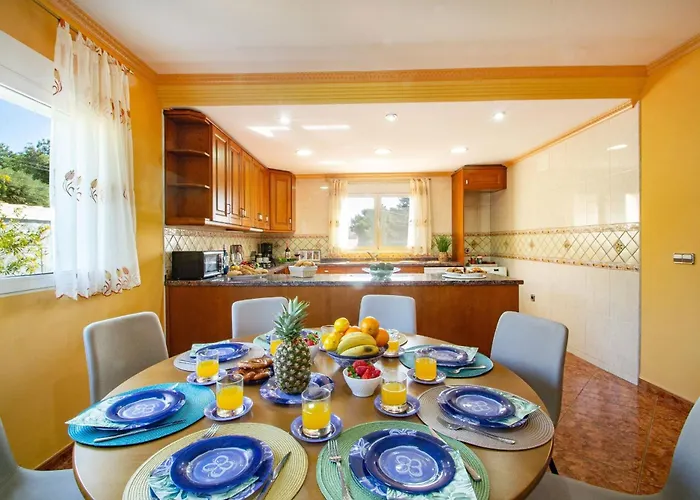 Flora - Plusholidays Villa *