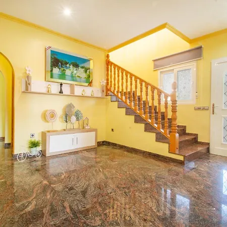 Flora - Plusholidays