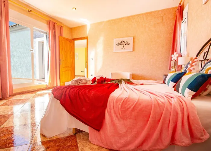 Flora - Plusholidays *