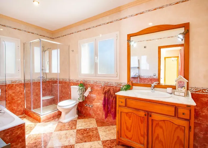 Flora - Plusholidays Calp