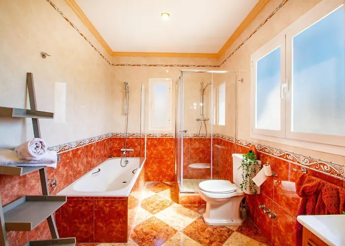 Flora - Plusholidays