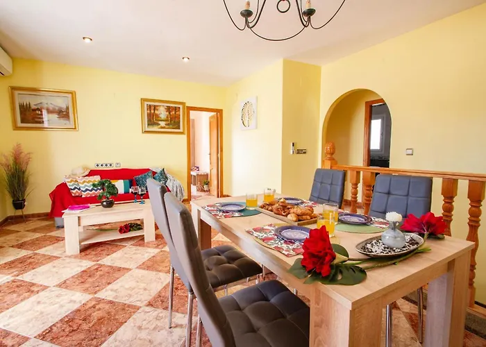 Flora - Plusholidays Villa