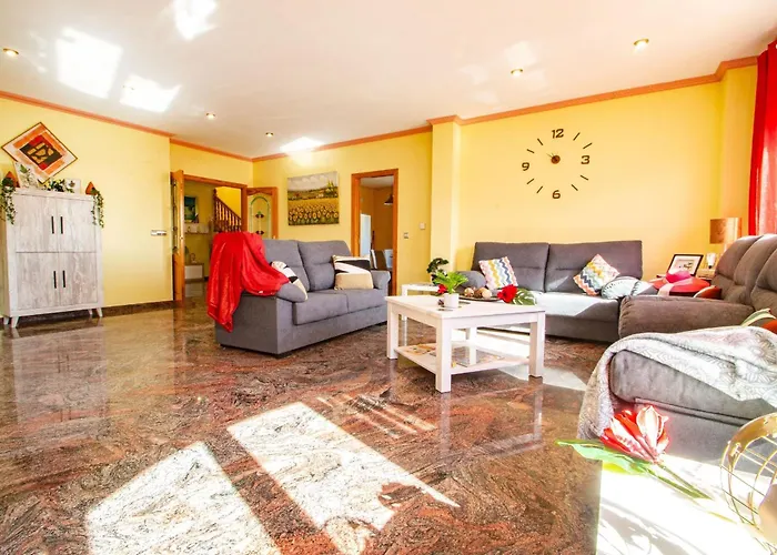 Villa Flora - Plusholidays *