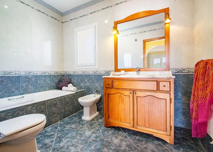 Flora - Plusholidays Calp