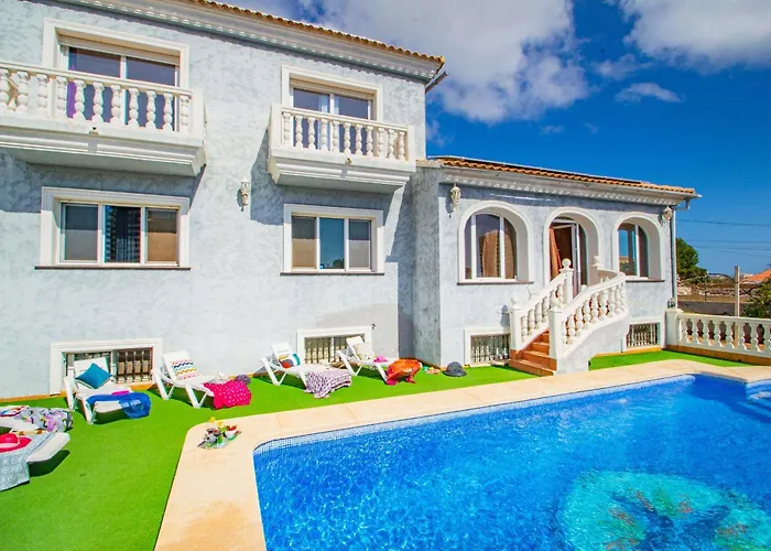 Flora - Plusholidays Villa Calp