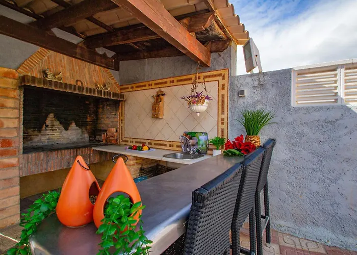 Flora - Plusholidays Villa